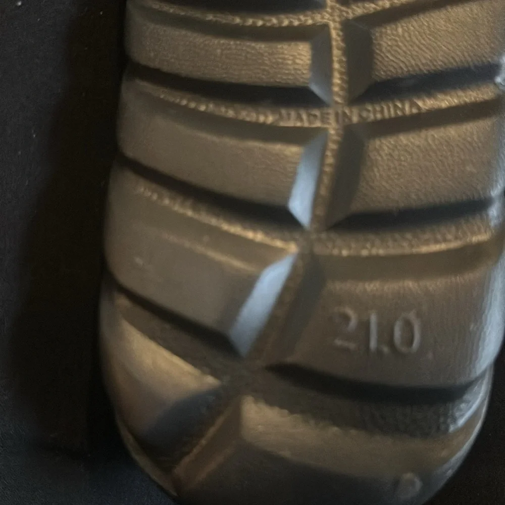 Clogs - Picture 9 of 9